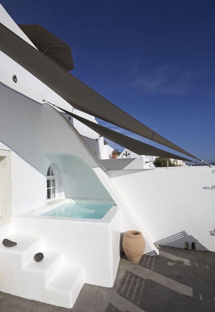 Private plunge pool at Atrina Canava 1894, Santorini — photo 2