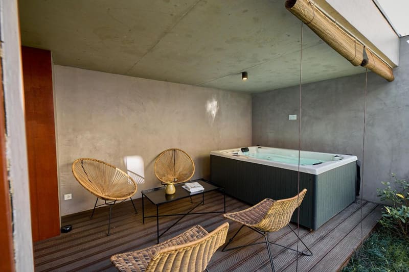Private hot tub at Oporto Maison Anselmo, Porto — photo 3