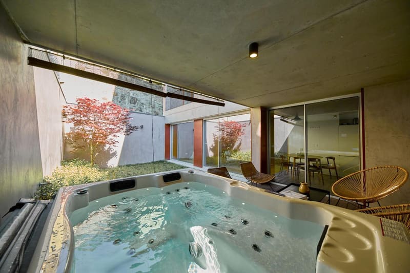 Private hot tub at Oporto Maison Anselmo, Porto — photo 2