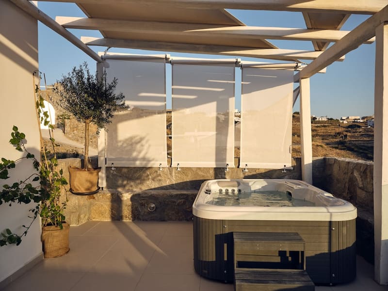 Private plunge pool at ΑRCS Suites & Residences, Mykonos
