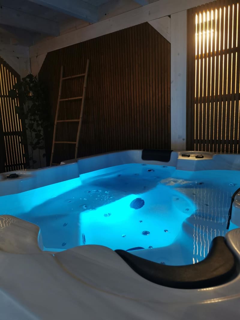 Private plunge pool at Dimora dei Salentini, Lecce — photo 5