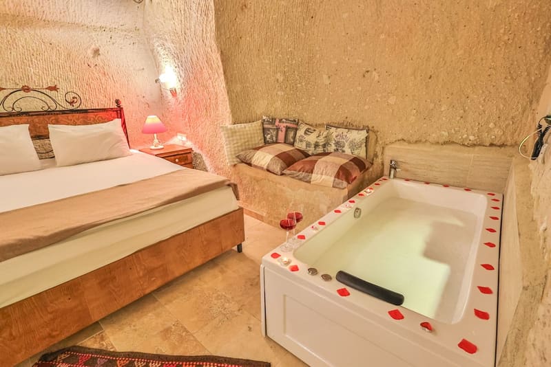 Private jacuzzi at Bedrock Cave Hotel, Goreme — photo 4