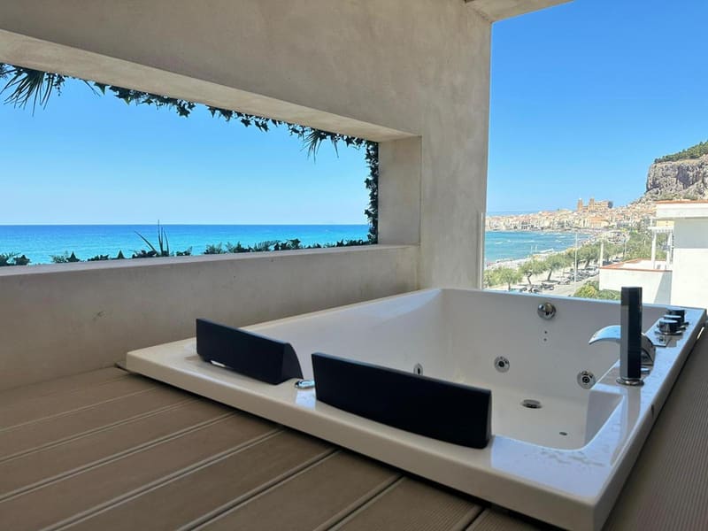 Private hot tub at Sunset Hotel, Cefalu — photo 6