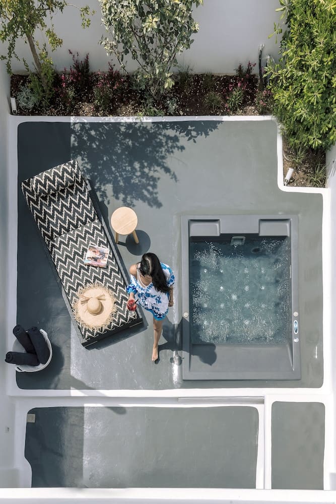 Private hot tub at Mykonos Blanc, Mykonos — photo 3