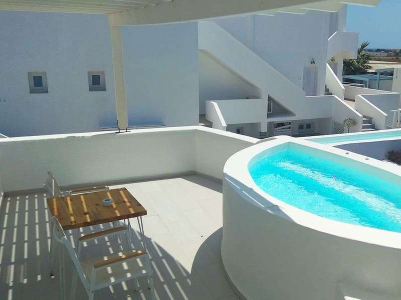 Private hot tub at Petri Suites, Santorini — photo 2