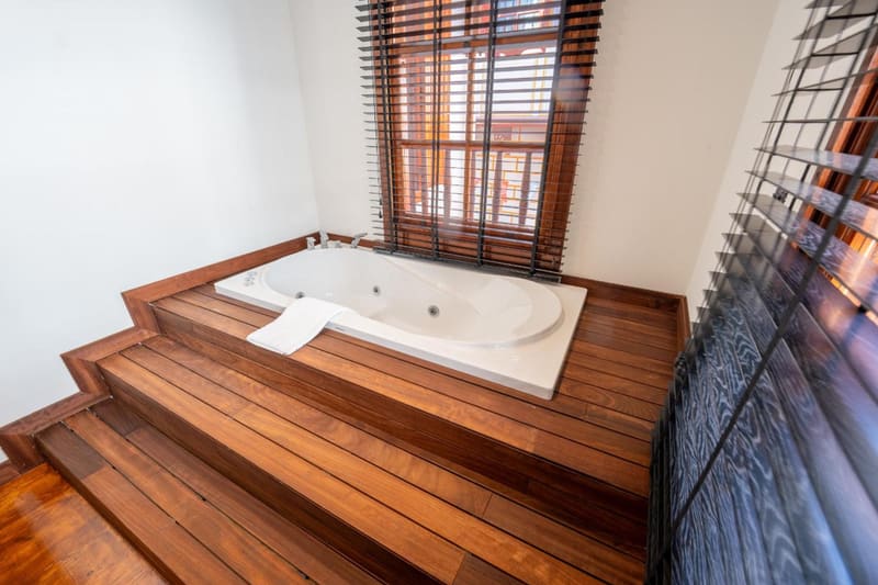 Private hot tub at Belmondo Suites Old Town, Antalya — photo 2