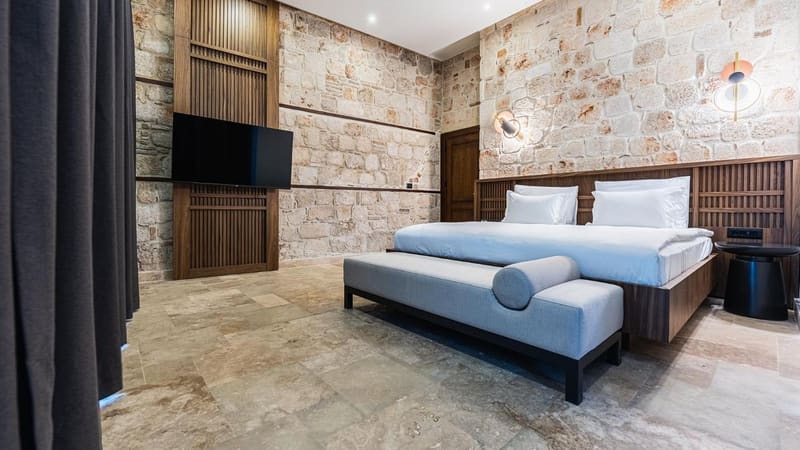 Private hot tub at Belmondo Suites Old Town, Antalya — photo 5