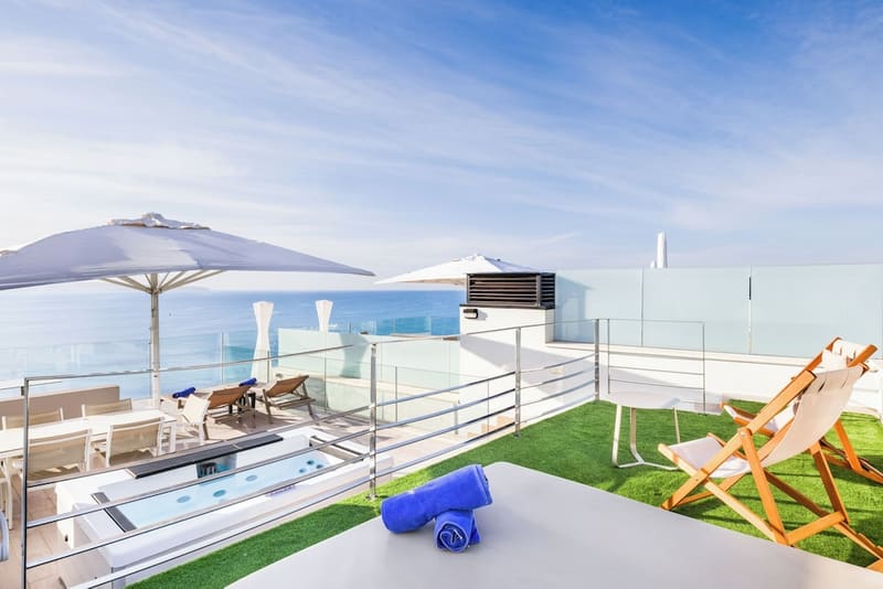 Private hot tub at Aparthotel Fontanellas Playa, Palma de Mallorca