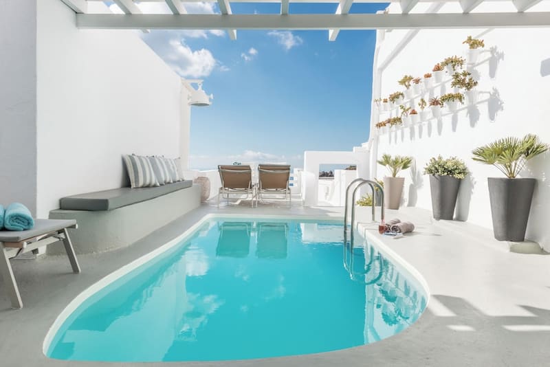 Private hot tub at On The Rocks Hotel, Santorini — photo 2