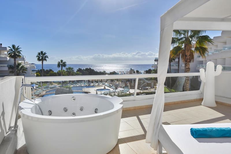 Private hot tub at Aparthotel Tropic Garden, Ibiza — photo 2