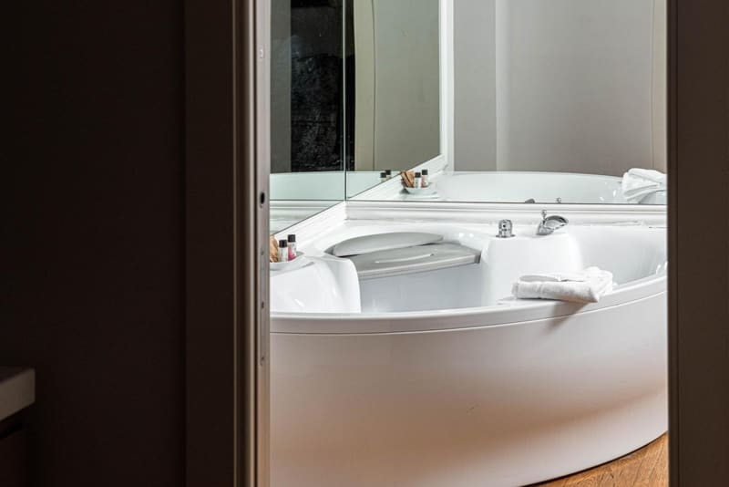 Private hot tub at Nikis Collection Trastevere, Rome, photo 4
