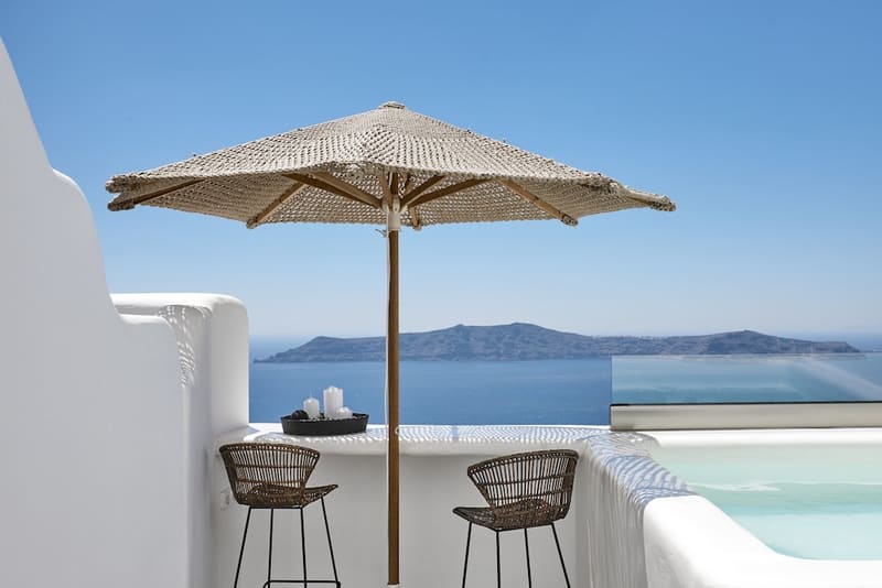 Private plunge pool at You And Me Suites, Santorini — photo 4