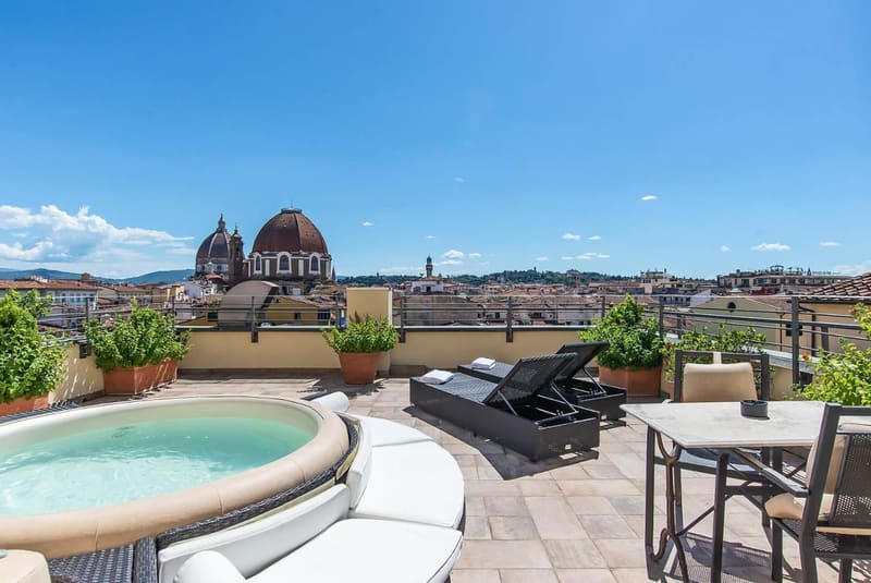 Private hot tub at Hotel Machiavelli Palace, Florence — photo 4