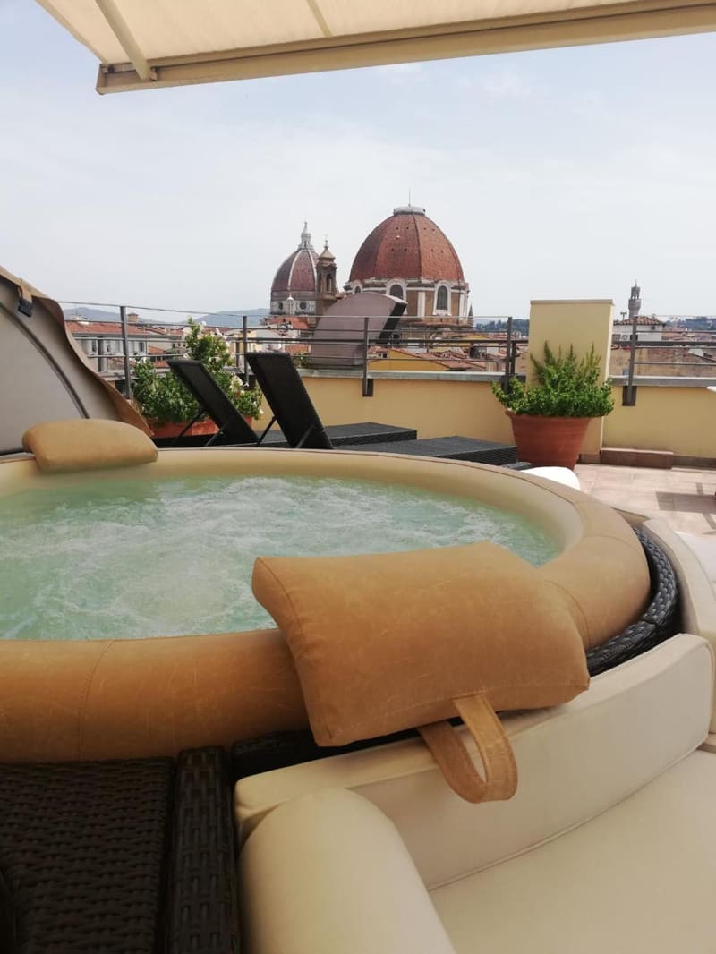 Private hot tub at Hotel Machiavelli Palace, Florence