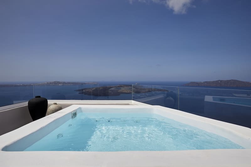 Private hot tub at Damigos Caldera World, Santorini — photo 2
