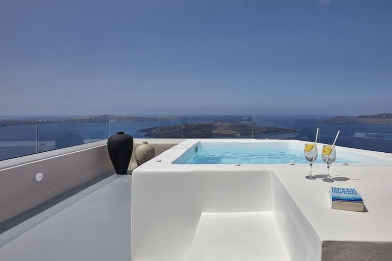 Private hot tub at Damigos Caldera World, Santorini — photo 2