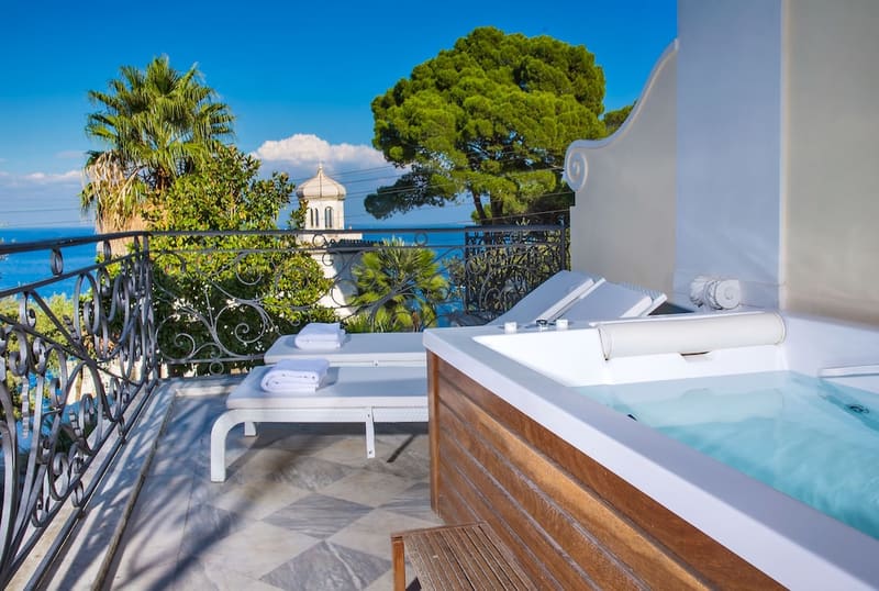Private hot tub at Luxury Villa Excelsior Parco, Capri — photo 5