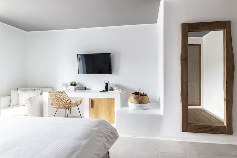 Private jacuzzi at Adorno Beach Hotel & Suites, Mykonos — photo 4