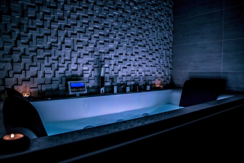 Private jacuzzi at Residence du Louvre - Apartments - Prime location Palais & Croisette - Luxury Stay by LRA Cannes, Cannes