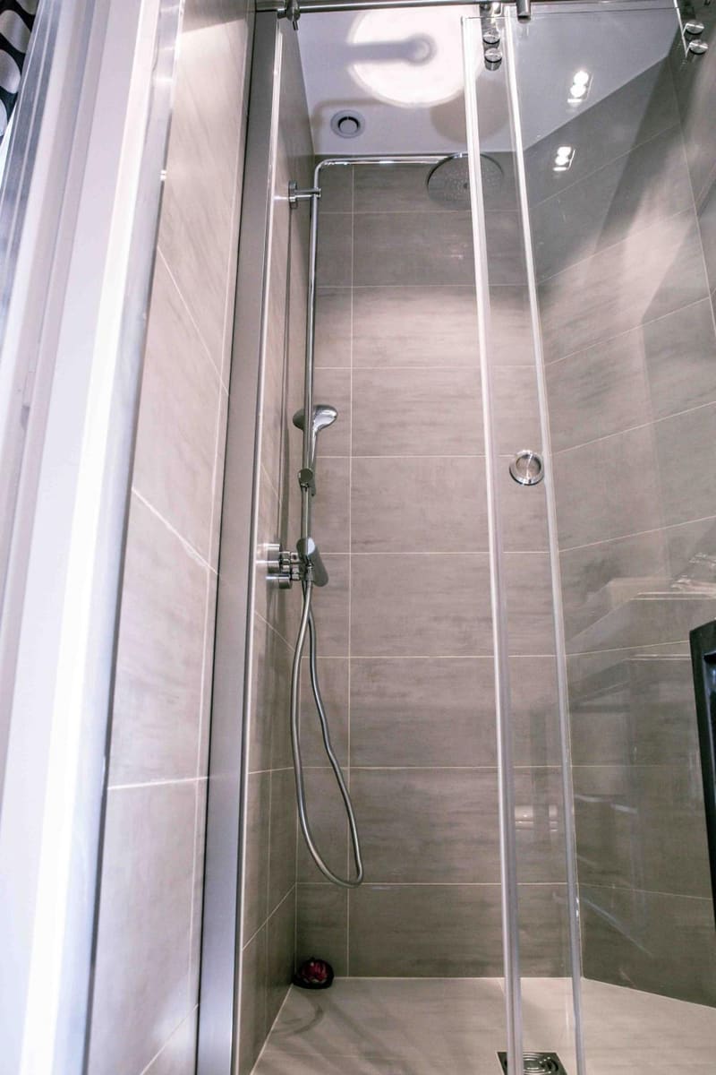 Private jacuzzi at Residence du Louvre - Apartments - Prime location Palais & Croisette - Luxury Stay by LRA Cannes, Cannes — photo 6