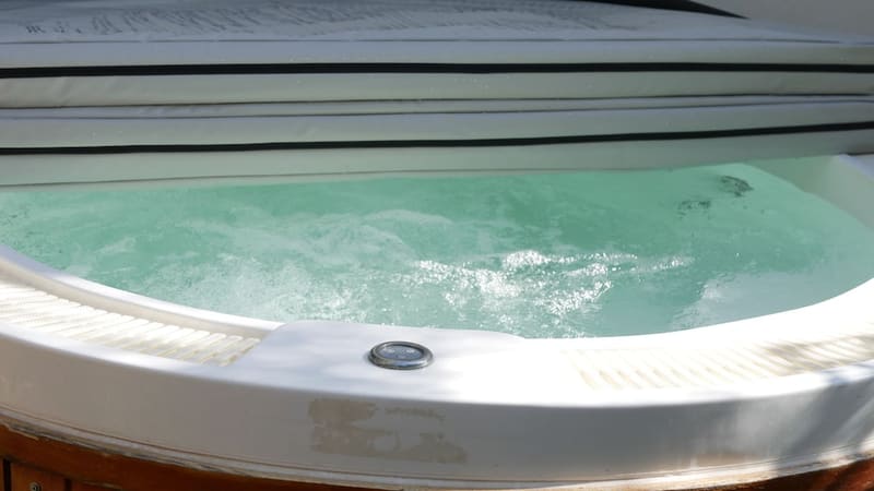 Private hot tub at Hotel Boutique La PerlaBlanca by Bossh! Hotels, Ronda — photo 2