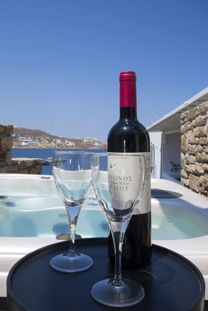 Private hot tub at Mykonos Adonis Hotel, Mykonos — photo 2