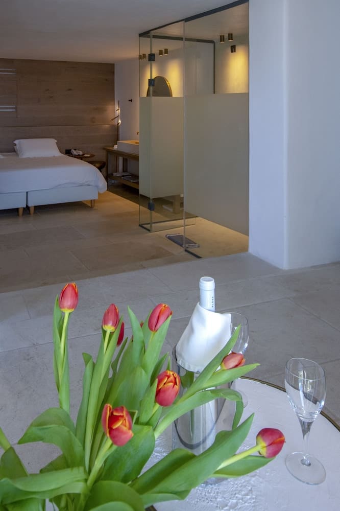Private hot tub at Mykonos Adonis Hotel, Mykonos — photo 6