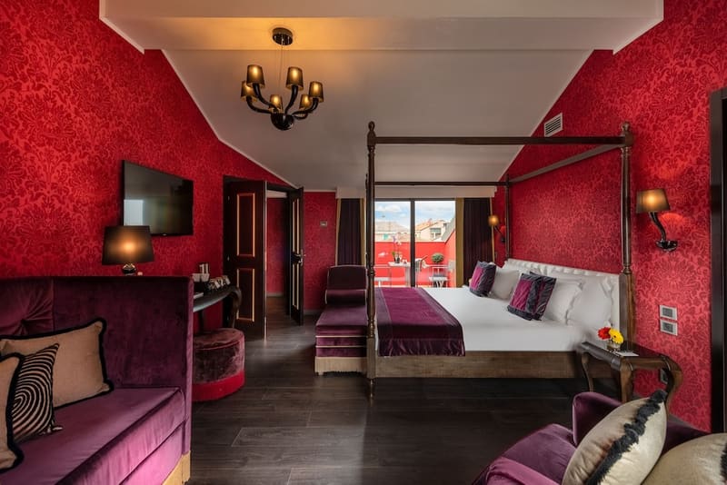 Private hot tub at Carnival Palace Hotel, Venice — photo 4