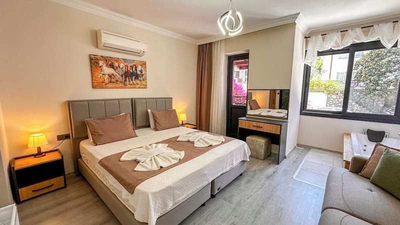 Private hot tub at Mykonut Boutique Suites, Fethiye — photo 4