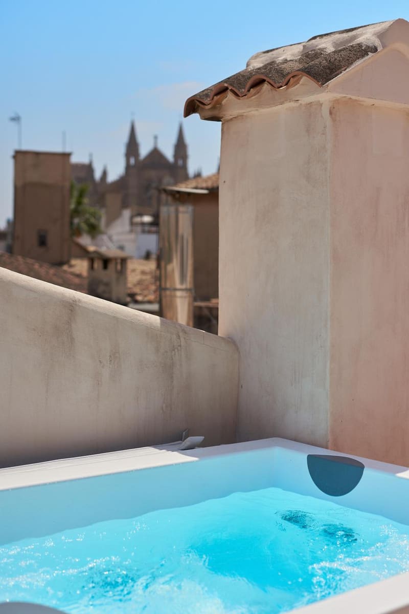 Private hot tub at Can Bordoy Grand House Hotel GL Preferred Hotel, Palma de Mallorca — photo 5