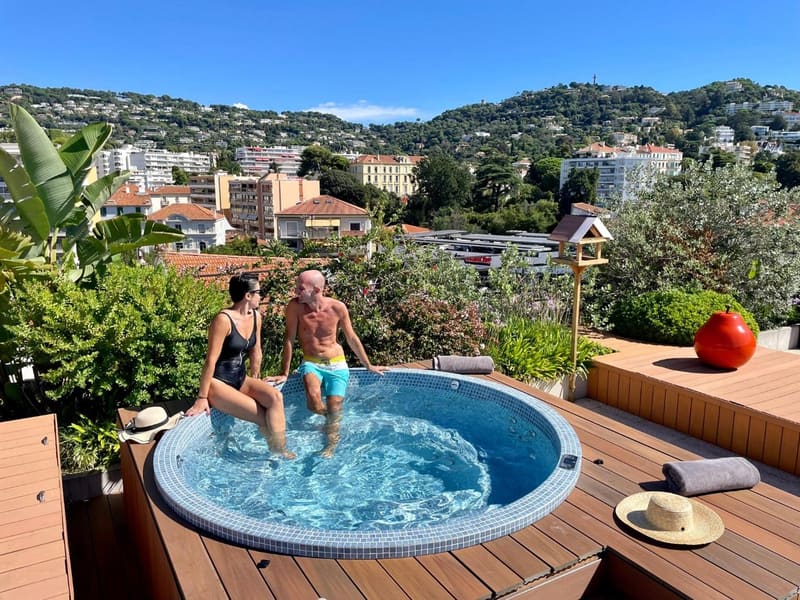 Private hot tub at Best Western Premier Le Patio des Artistes Wellness Jacuzzi, Cannes — photo 5