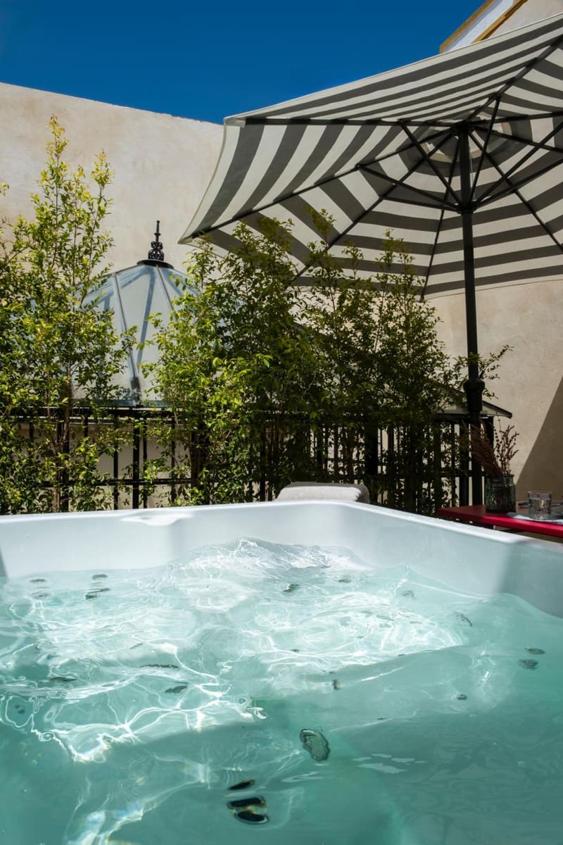 Private hot tub at CSE Puerta de Armas Apartments, Seville, photo 2