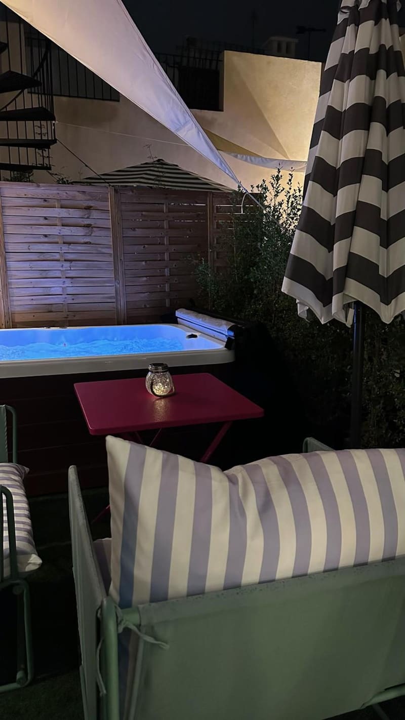 Private hot tub at CSE Puerta de Armas Apartments, Seville, photo 3