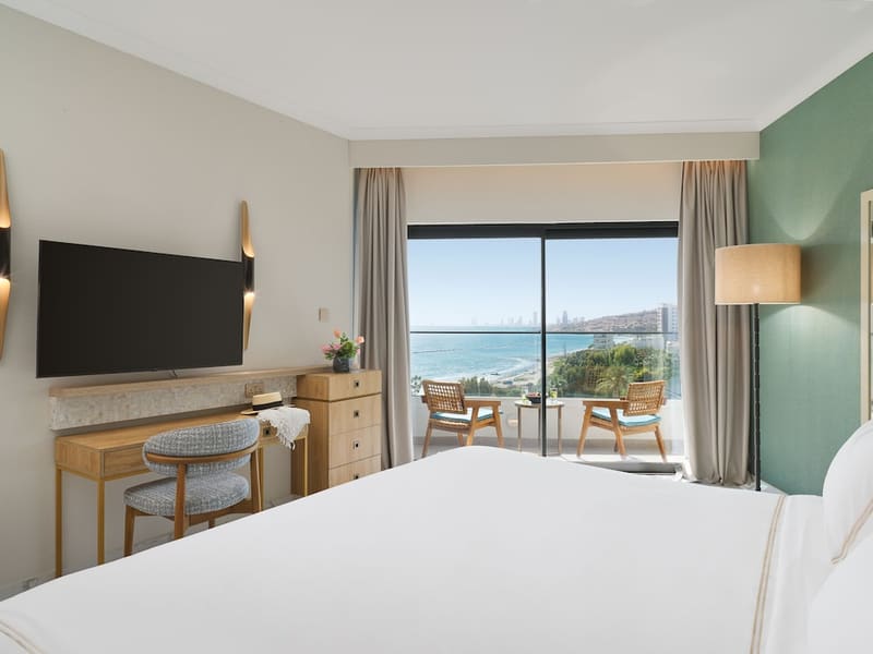Private hot tub at The GrandResort – Limited Edition by Leonardo Hotels, Limassol — photo 4