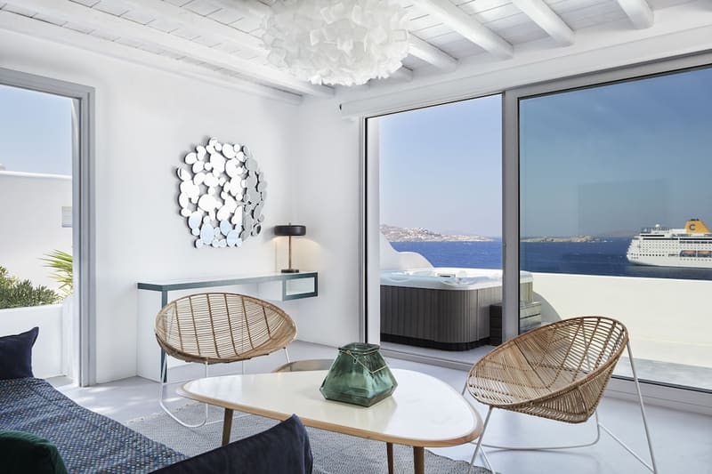 Private hot tub at Kouros Hotel & Suites, Mykonos — photo 3