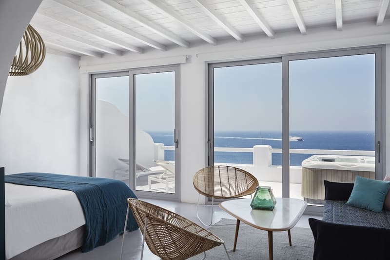 Private hot tub at Kouros Hotel & Suites, Mykonos — photo 4