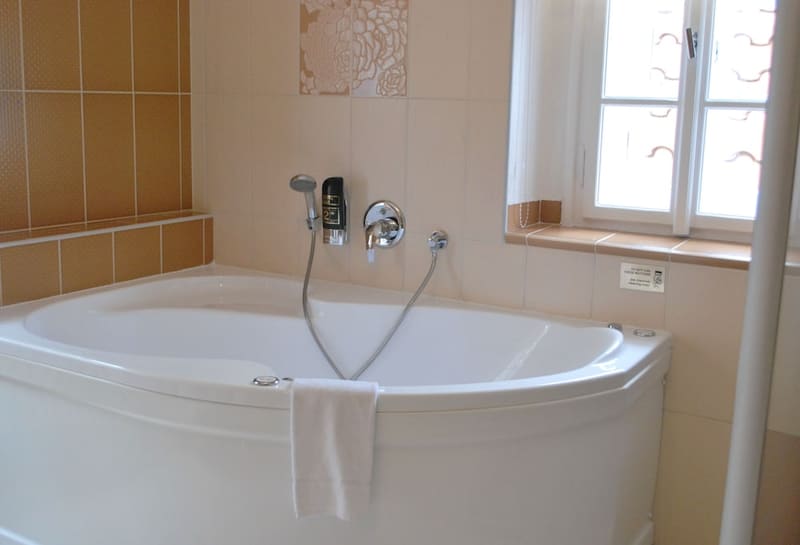 Private hot tub at Hotel Metamorphis, Prague, photo 6