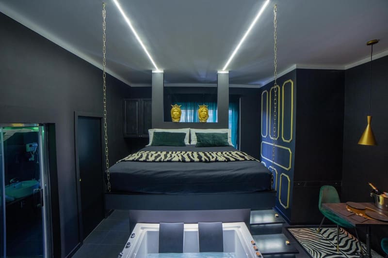 Private hot tub at Love Suite Roma - Il Nido d'Amore, Rome, photo 5