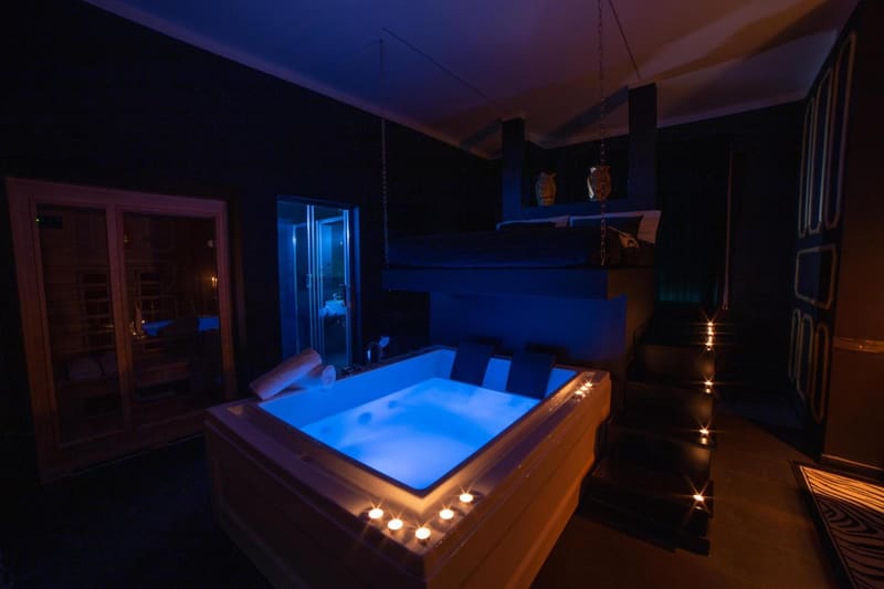 Private hot tub at Love Suite Roma - Il Nido d'Amore, Rome, photo 2
