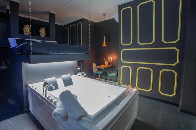 Private hot tub at Love Suite Roma - Il Nido d'Amore, Rome, photo 4