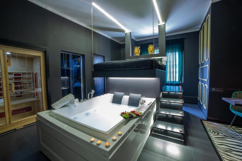 Private hot tub at Love Suite Roma - Il Nido d'Amore, Rome, photo 6