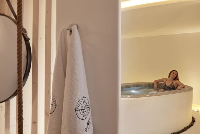 Private hot tub at Absolute Mykonos Suites & More, Mykonos — photo 2