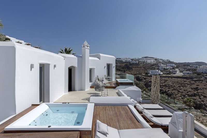 Private hot tub at Legacy Suites, Mykonos — photo 3