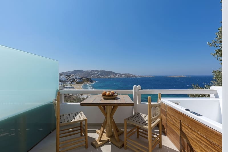Private hot tub at Legacy Suites, Mykonos — photo 2
