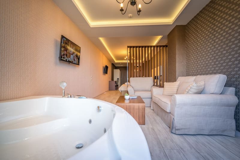 Private hot tub at Elegance Luxury Executive Suites - Adults Only, Zakynthos — photo 3