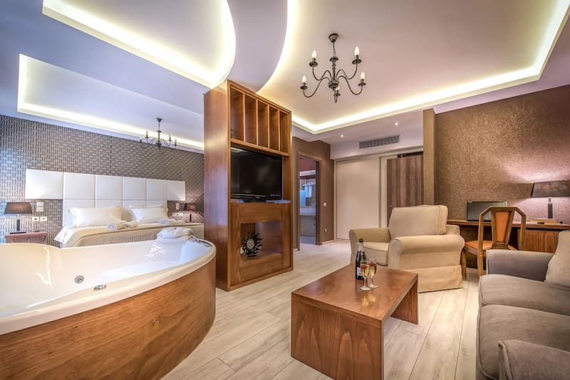 Private hot tub at Elegance Luxury Executive Suites - Adults Only, Zakynthos — photo 4