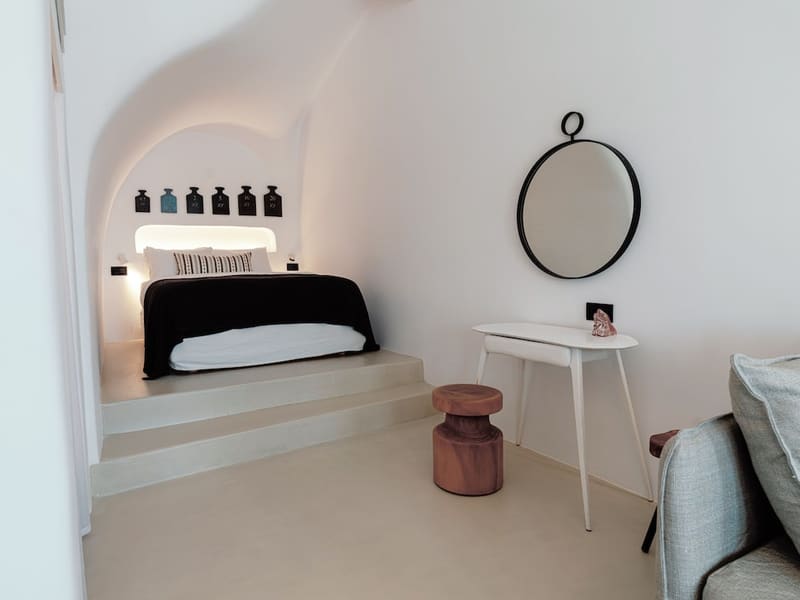 Private hot tub at IKIES Santorini, Santorini — photo 6