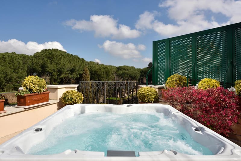 Private jacuzzi at Hotel Splendide Royal - The Leading Hotels of the World, Rome — photo 3