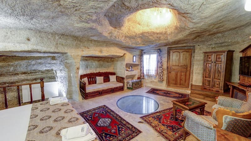Private jacuzzi at Chelebi Cave House, Goreme — photo 4