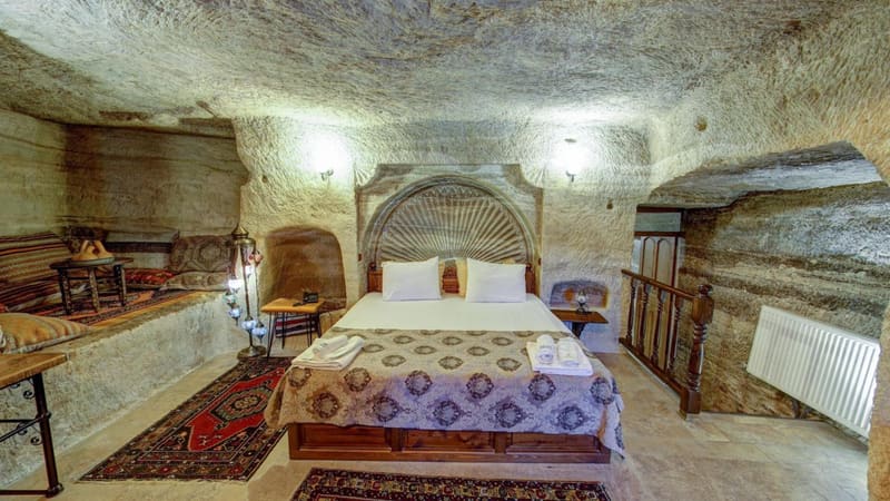 Private jacuzzi at Chelebi Cave House, Goreme — photo 6